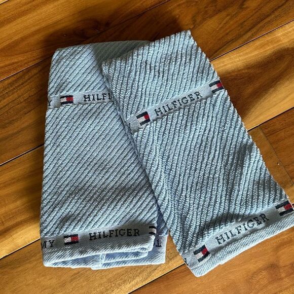 Red, white, and blue towels. Set of 16 various colors & sizes. Excellent Cond - Picture 6 of 6